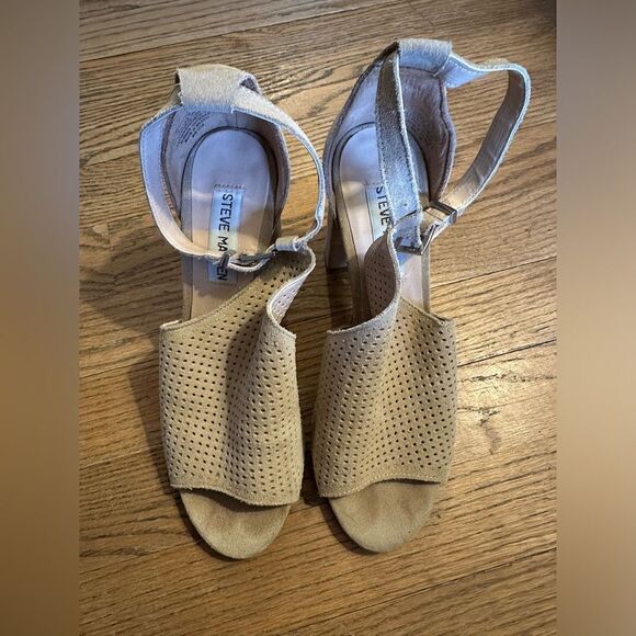 Women Steve Madden Reda Taupe Sandal Side Cutout Ankle Strap Tan 7.5 - Picture 2 of 9